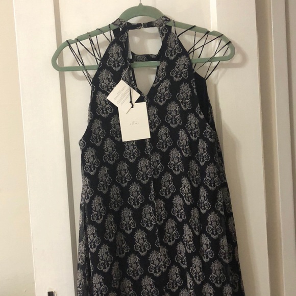 Luxe Deluxe Silk Strappy Top Flower Motif - Picture 3 of 4